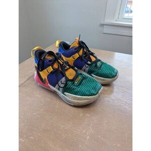 Nike LeBron Witness VII Sneakers‎ Big Kid's size 4.5Y green colorful basketball